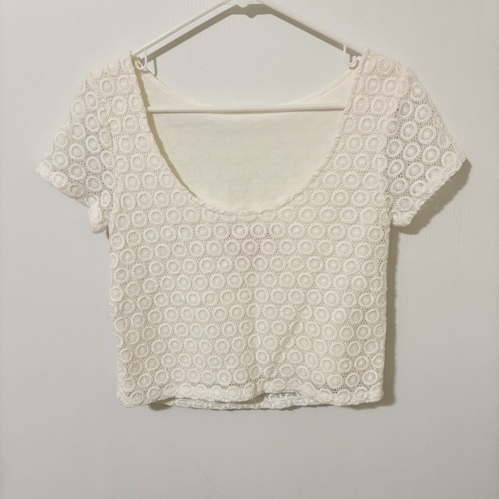 Lilly Pulitzer Target Size XS White Lace Overlay Top Scoop Neck Short Sleeve - Picture 2 of 3